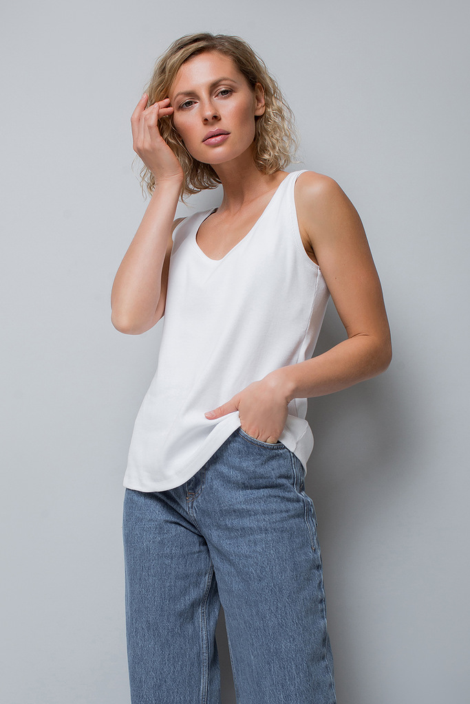 картинка Блуза белая+вырез от Very Neat от магазина Одежда+